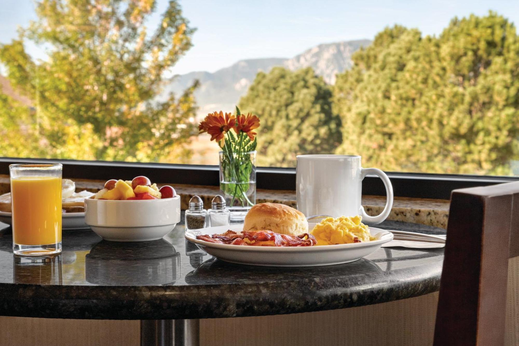 Radisson Hotel Colorado Springs Airport Eksteriør billede