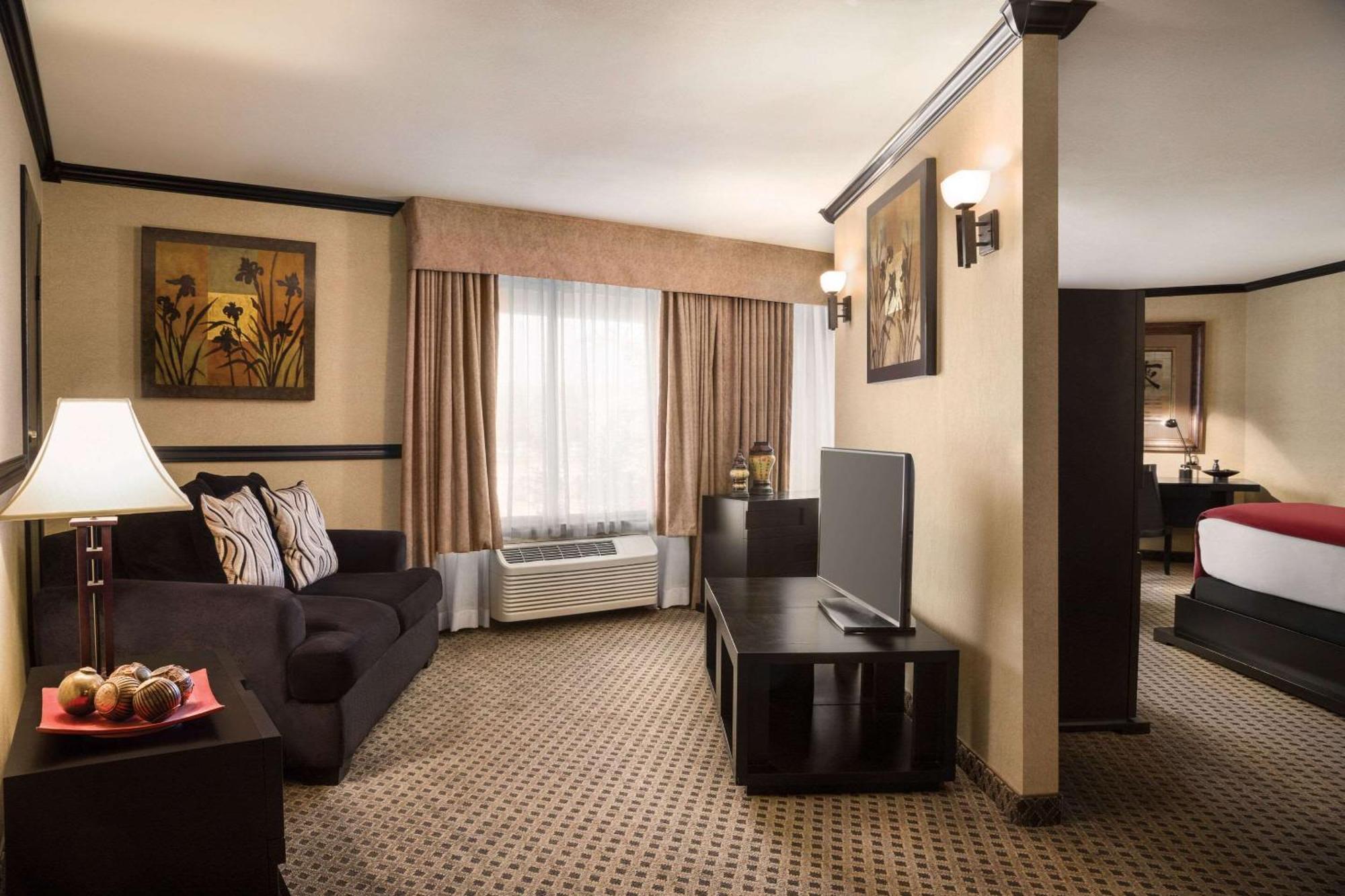 Radisson Hotel Colorado Springs Airport Eksteriør billede